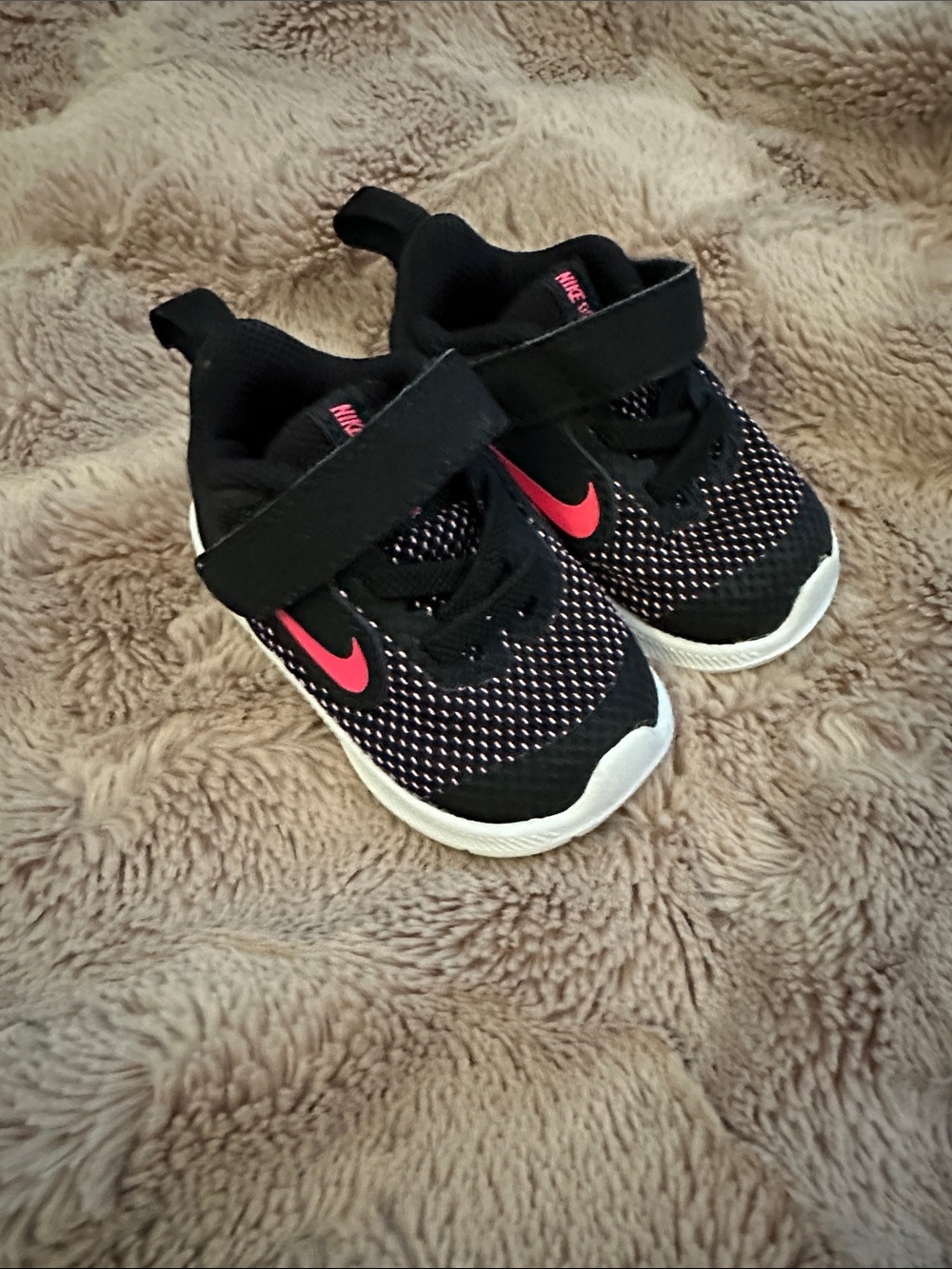 Nike Kids Black and Pink Velcro Sneakers, size 2C (very young toddler)